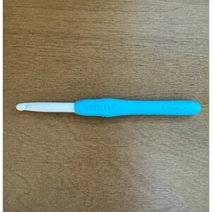 *New* The Woobles Phyllis the Manatee Extra Squeezy Crochet Hook - Never Used